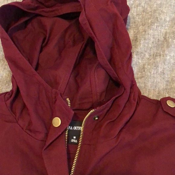 Burgundy vest - Picture 3 of 4